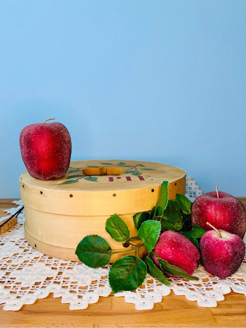 Vintage wooden Apple Pie Box carrier!